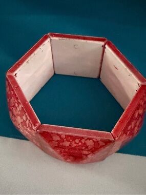 Vintage Hexagonal Red Marbled Stretch Bracelet